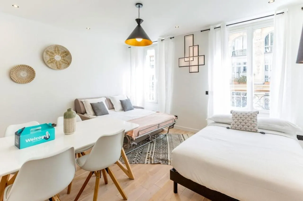 Amazing 2 Bedroom Parisian Flat