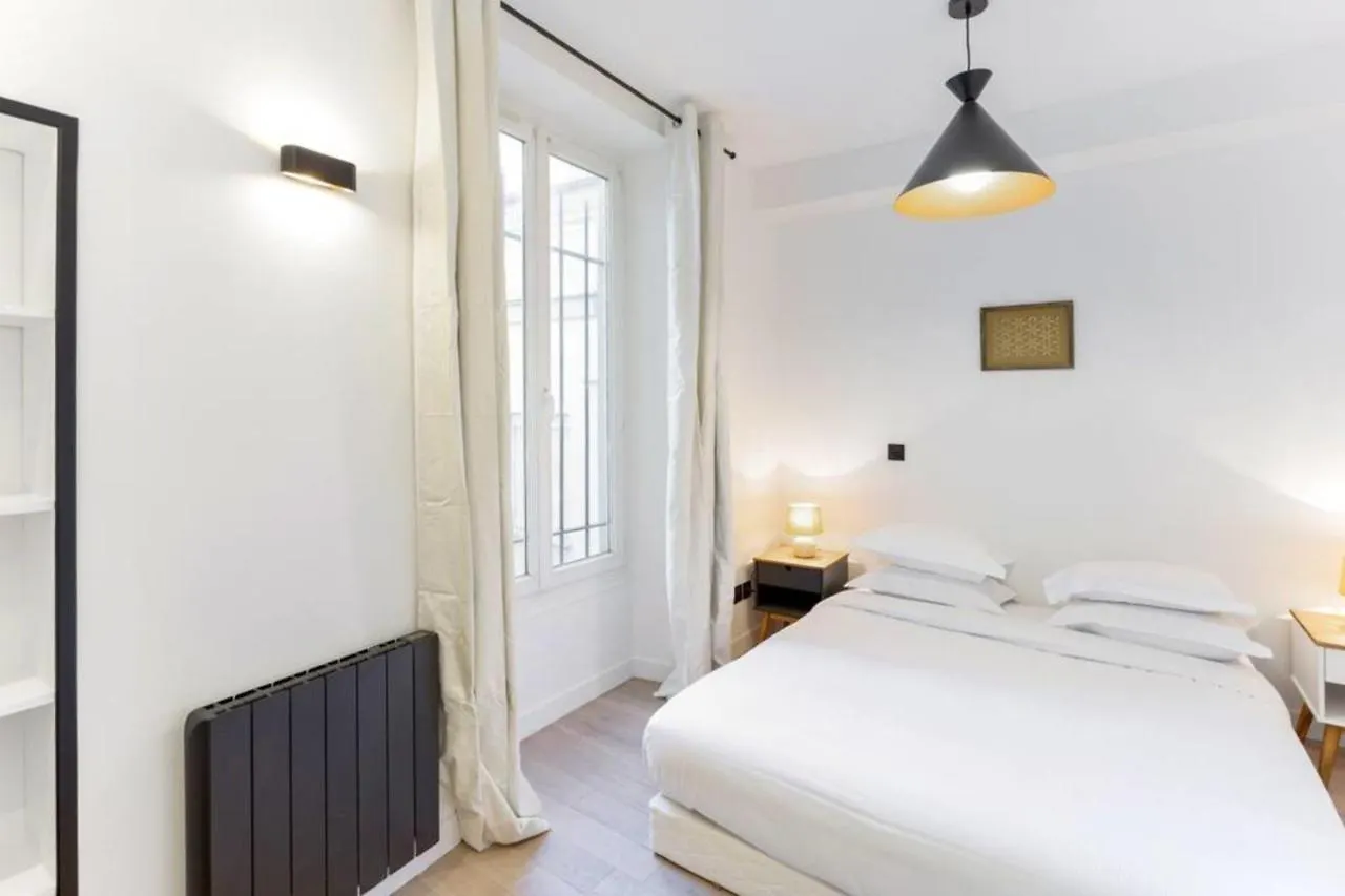 Amazing 2 Bedroom Parisian Flat