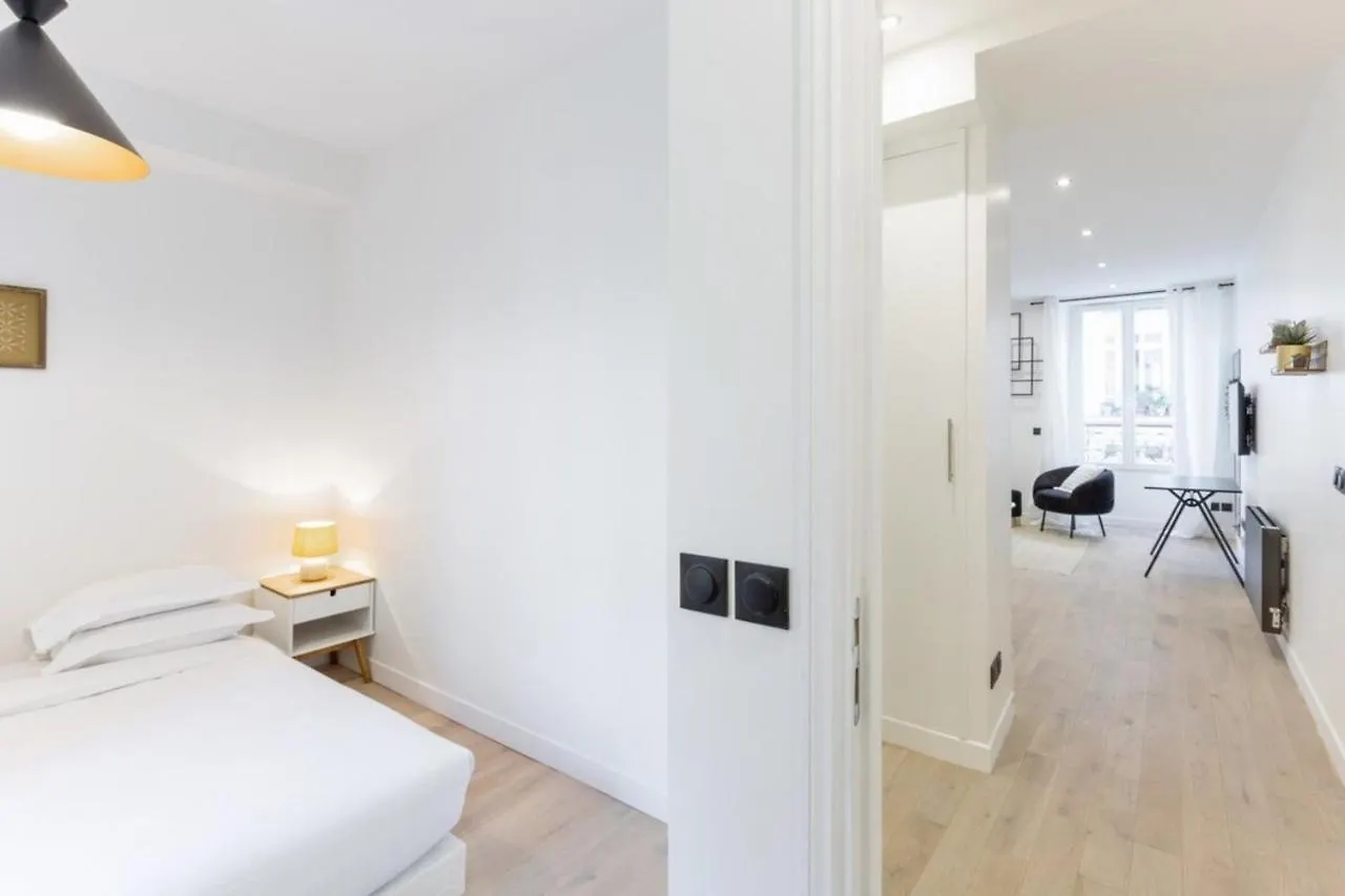 Amazing 2 Bedroom Parisian Flat Paris
