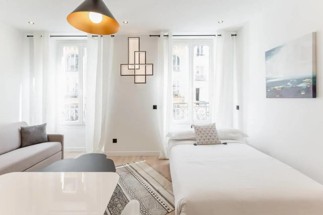 Amazing 2 Bedroom Parisian Flat
